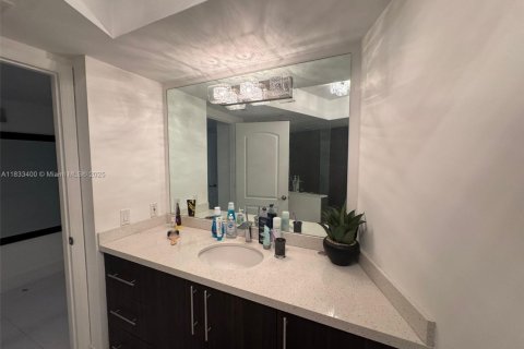 Снять в аренду квартиру в Авентура, Флорида 2 спальни, 105.91м2, № 1956749 - фото 12