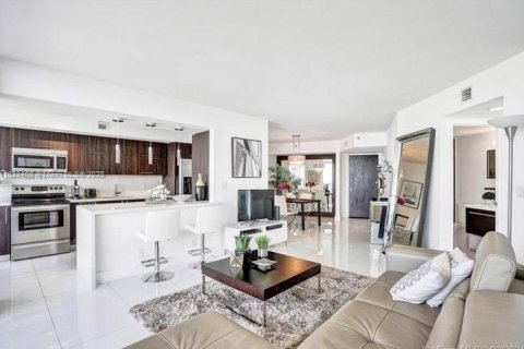 Снять в аренду квартиру в Авентура, Флорида 2 спальни, 105.91м2, № 1956749 - фото 2