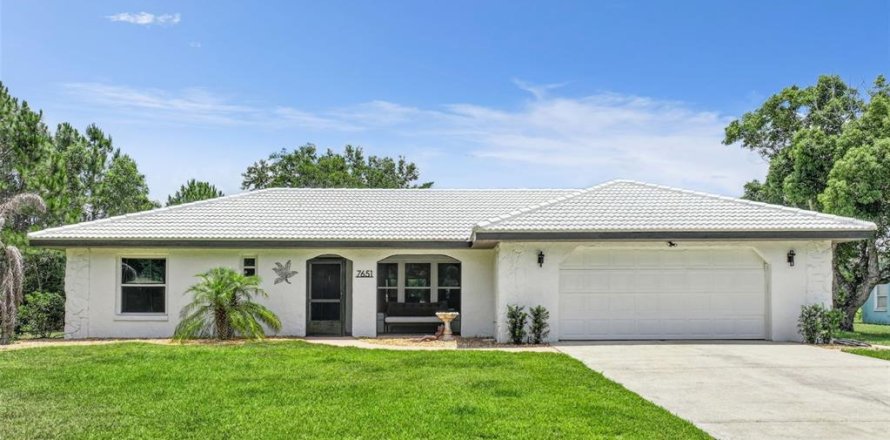House in Indian lake estates, Florida 2 bedrooms, 105.35 sq.m. № 2203675