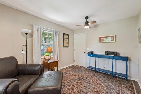 House in Indian lake estates, Florida 2 bedrooms, 105.35 sq.m. № 2203675 - photo 16