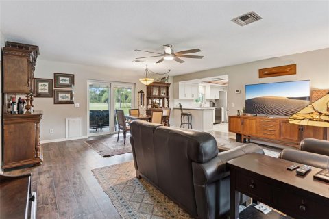 House in Indian lake estates, Florida 2 bedrooms, 105.35 sq.m. № 2203675 - photo 8