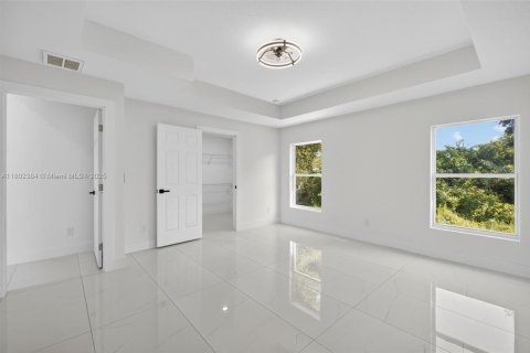 Casa en venta en Lehigh Acres, Florida, 3 dormitorios, 150.5 m2 № 1685913 - foto 13
