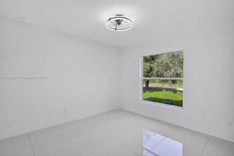 Casa en venta en Lehigh Acres, Florida, 3 dormitorios, 150.5 m2 № 1685913 - foto 15