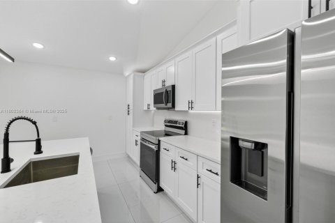 Casa en venta en Lehigh Acres, Florida, 3 dormitorios, 150.5 m2 № 1685913 - foto 9
