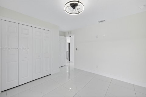 Casa en venta en Lehigh Acres, Florida, 3 dormitorios, 150.5 m2 № 1685913 - foto 16