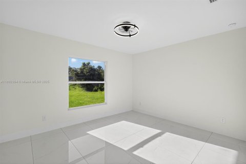 Casa en venta en Lehigh Acres, Florida, 3 dormitorios, 150.5 m2 № 1685913 - foto 17