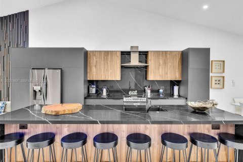 Casa en venta en Miami, Florida, 2 dormitorios, 146.79 m2 № 2176104 - foto 2