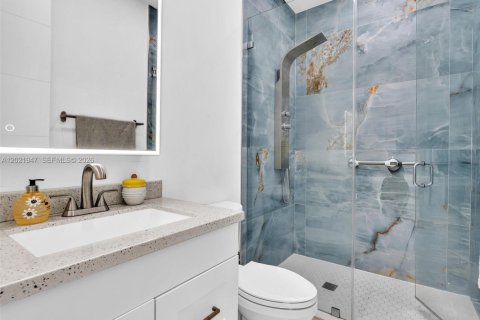 Casa en venta en Miami, Florida, 2 dormitorios, 146.79 m2 № 2176104 - foto 28