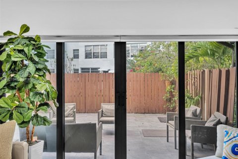 Casa en venta en Miami, Florida, 2 dormitorios, 146.79 m2 № 2176104 - foto 12