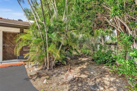 Casa en venta en Miami, Florida, 2 dormitorios, 146.79 m2 № 2176104 - foto 29