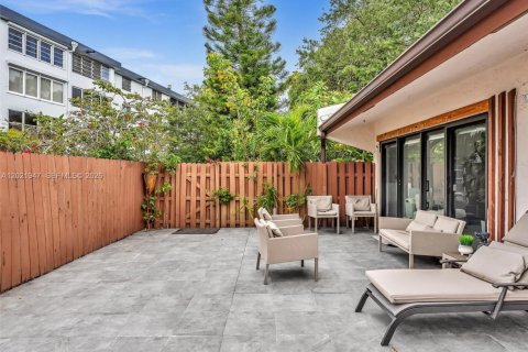 Casa en venta en Miami, Florida, 2 dormitorios, 146.79 m2 № 2176104 - foto 17