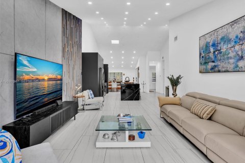 Casa en venta en Miami, Florida, 2 dormitorios, 146.79 m2 № 2176104 - foto 14