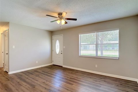 House in Dade City, Florida 4 bedrooms, 108.14 sq.m. № 2167354 - photo 14