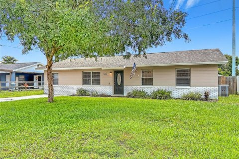 House in Dade City, Florida 4 bedrooms, 108.14 sq.m. № 2167354 - photo 8