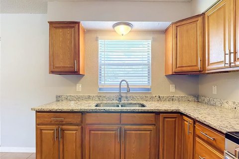 House in Dade City, Florida 4 bedrooms, 108.14 sq.m. № 2167354 - photo 22