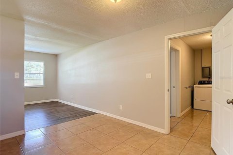 House in Dade City, Florida 4 bedrooms, 108.14 sq.m. № 2167354 - photo 25