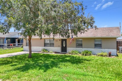 House in Dade City, Florida 4 bedrooms, 108.14 sq.m. № 2167354 - photo 5
