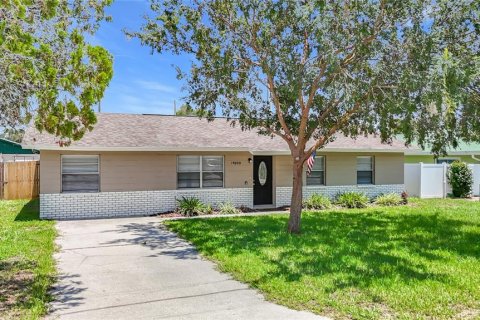 House in Dade City, Florida 4 bedrooms, 108.14 sq.m. № 2167354 - photo 7
