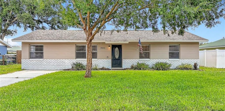 House in Dade City, Florida 4 bedrooms, 108.14 sq.m. № 2167354