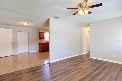 House in Dade City, Florida 4 bedrooms, 108.14 sq.m. № 2167354 - photo 15