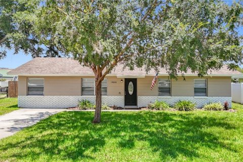 House in Dade City, Florida 4 bedrooms, 108.14 sq.m. № 2167354 - photo 6