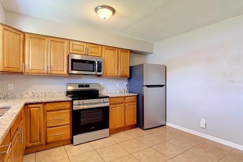 House in Dade City, Florida 4 bedrooms, 108.14 sq.m. № 2167354 - photo 20