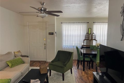 Townhouse in Gainesville, Florida 2 bedrooms, 73.39 sq.m. № 1785520 - photo 4