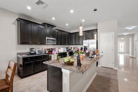 House in Spring Hill, Florida 5 bedrooms, 293.11 sq.m. № 2099414 - photo 18