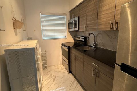 Apartment in Miami Beach, Florida 36.23 sq.m. № 2069366 - photo 4