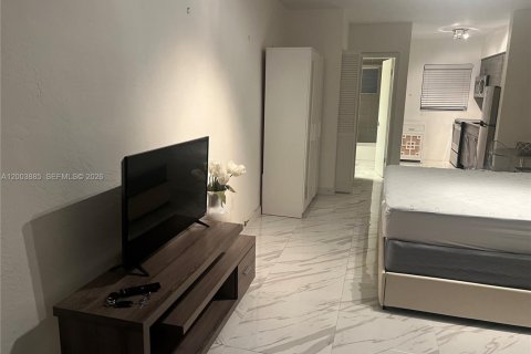 Apartment in Miami Beach, Florida 36.23 sq.m. № 2069366 - photo 8