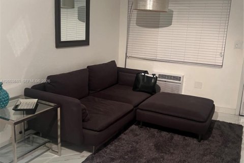 Apartment in Miami Beach, Florida 36.23 sq.m. № 2069366 - photo 5