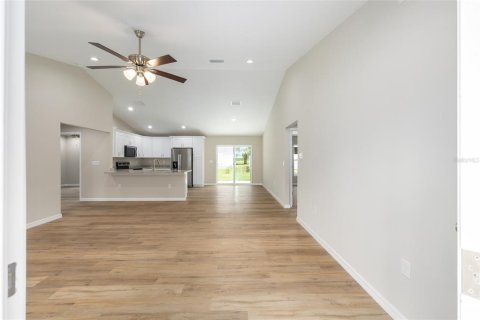 Casa en venta en Silver Springs Shores, Florida, 3 dormitorios, 127.37 m2 № 1789196 - foto 2