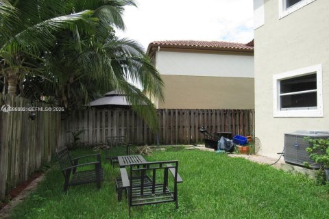 Townhouse in Miramar, Florida 3 bedrooms, 157.93 sq.m. № 2067095 - photo 19