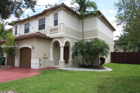 Townhouse in Miramar, Florida 3 bedrooms, 157.93 sq.m. № 2067095 - photo 1