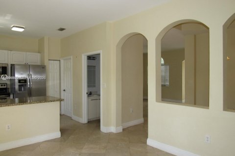 Townhouse in Miramar, Florida 3 bedrooms, 157.93 sq.m. № 2067095 - photo 8