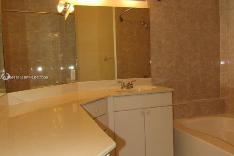 Townhouse in Miramar, Florida 3 bedrooms, 157.93 sq.m. № 2067095 - photo 11