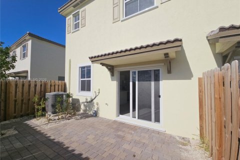 Touwnhouse à louer à Homestead, Floride: 3 chambres, 157.47 m2 № 1997155 - photo 4