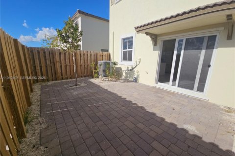 Touwnhouse à louer à Homestead, Floride: 3 chambres, 157.47 m2 № 1997155 - photo 6