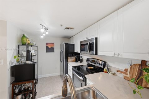 Copropriété à louer à Fort Lauderdale, Floride: 1 chambre, 73.67 m2 № 2178210 - photo 7