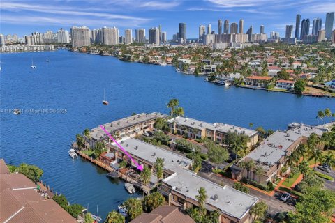 Touwnhouse à louer à North Miami Beach, Floride: 2 chambres, 144 m2 № 1786485 - photo 4