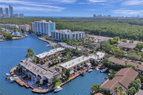 Touwnhouse à louer à North Miami Beach, Floride: 2 chambres, 144 m2 № 1786485 - photo 2