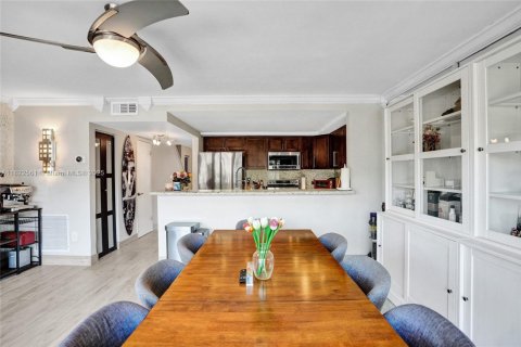 Touwnhouse à louer à North Miami Beach, Floride: 2 chambres, 144 m2 № 1786485 - photo 15
