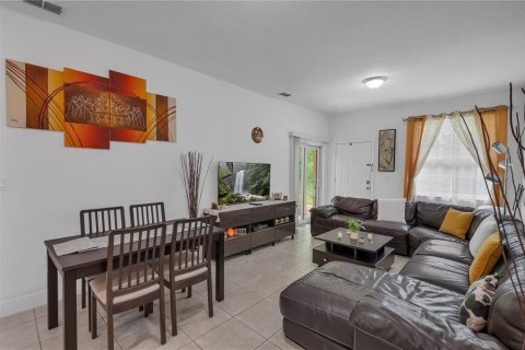 Casa en venta en Kissimmee, Florida, 2 dormitorios, 85.75 m2 № 1915312 - foto 5