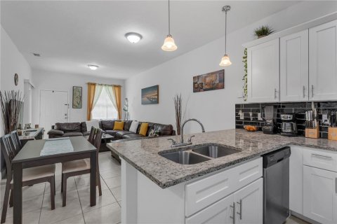 Casa en venta en Kissimmee, Florida, 2 dormitorios, 85.75 m2 № 1915312 - foto 8