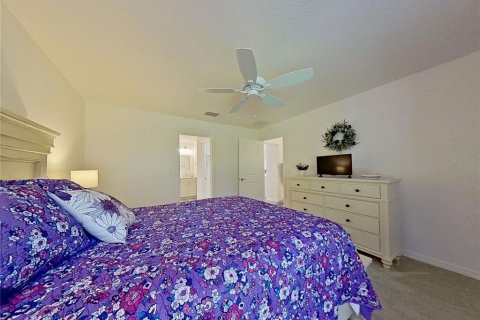 House in The Villages, Florida 3 bedrooms, 144.83 sq.m. № 2203412 - photo 21