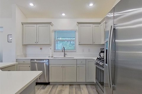 House in The Villages, Florida 3 bedrooms, 144.83 sq.m. № 2203412 - photo 10