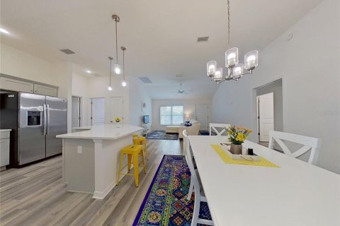 House in The Villages, Florida 3 bedrooms, 144.83 sq.m. № 2203412 - photo 17