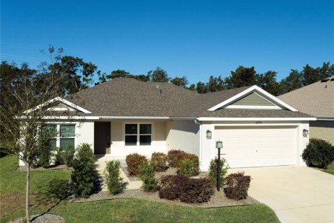 House in The Villages, Florida 3 bedrooms, 144.83 sq.m. № 2203412 - photo 2