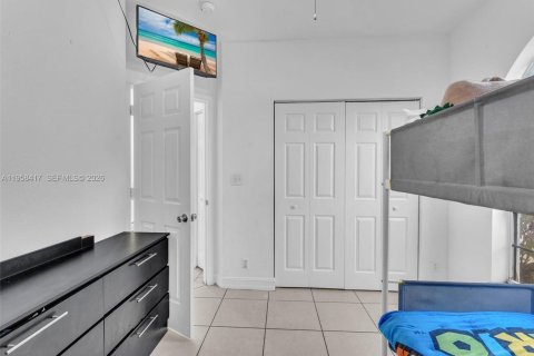 House in Fort Lauderdale, Florida 4 bedrooms, 173.91 sq.m. № 2021931 - photo 30