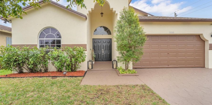 House in Fort Lauderdale, Florida 4 bedrooms, 173.91 sq.m. № 2021931